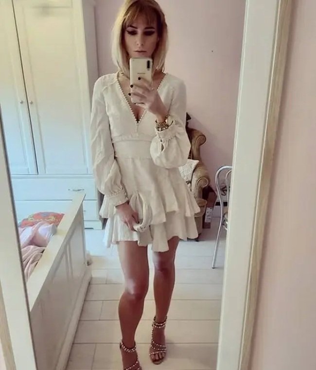 faustyna martyniuk robi selfie w lustrze