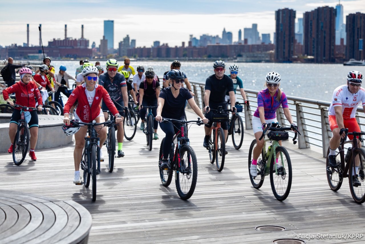 marta nawrocka jeździ na rowerze w USA