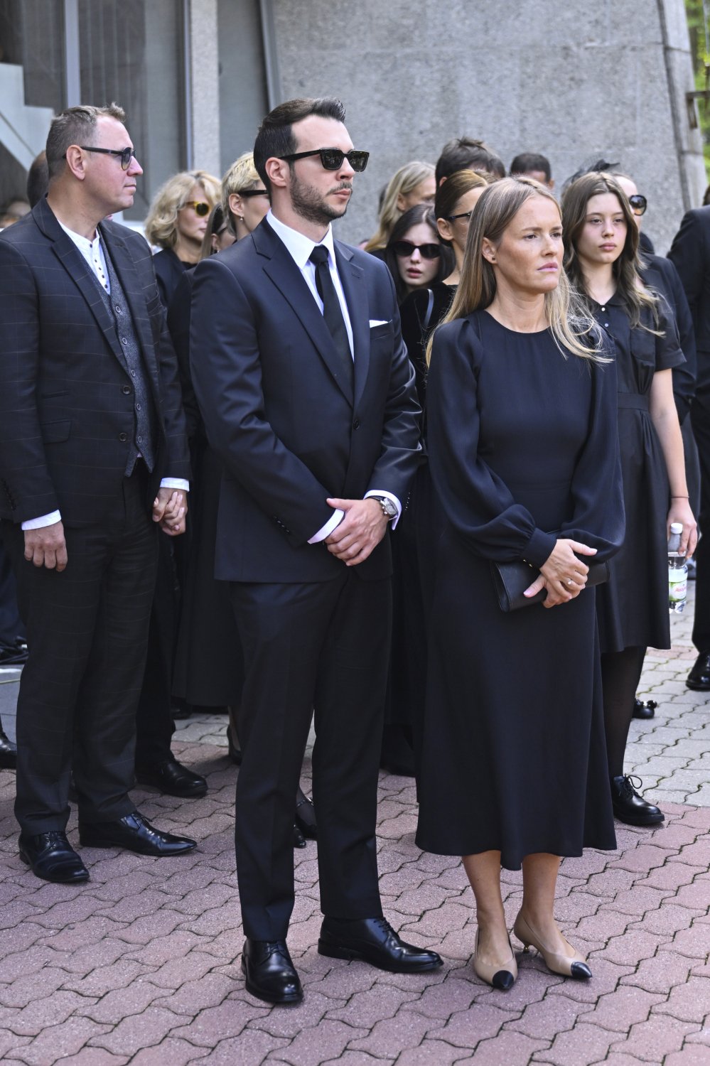 rodzina jana frycza na pogrzebie aktora