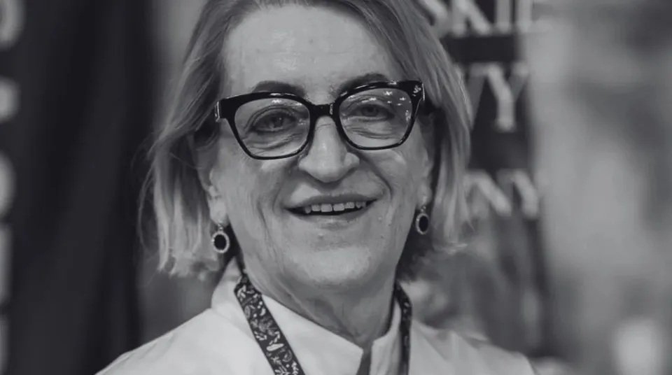 arleta żynel na czarno-białym zdjęciu