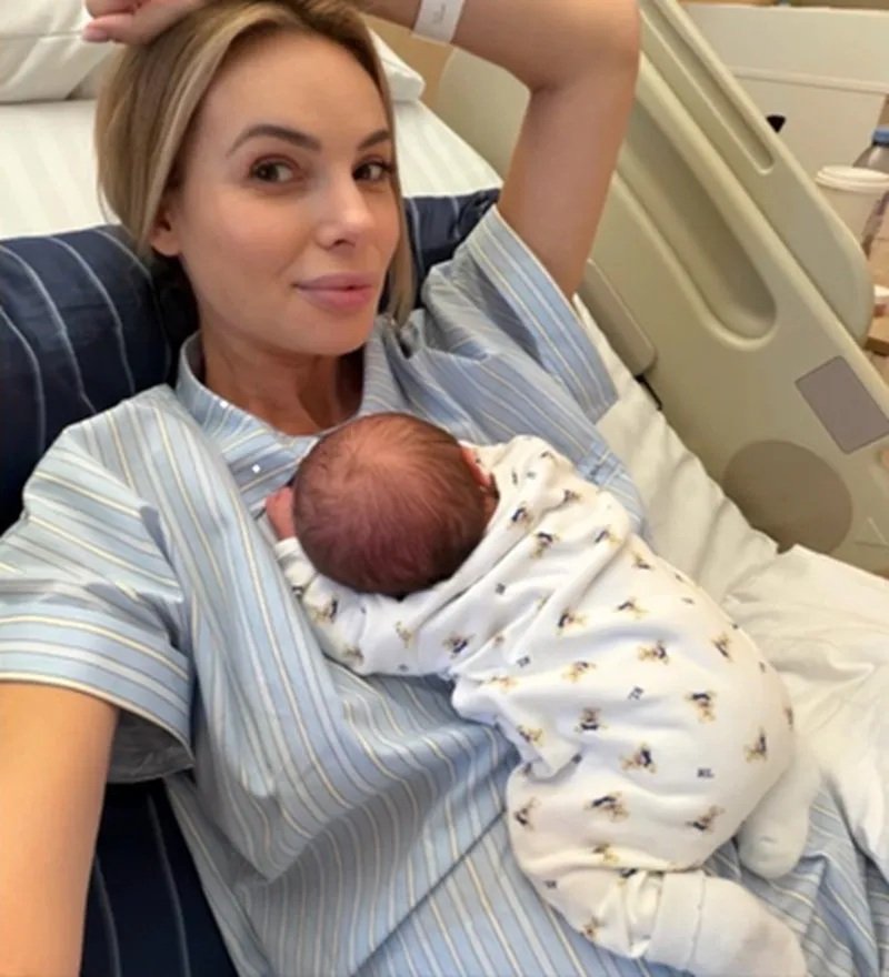izabela janachowska w szpitaly z noworodkiem
