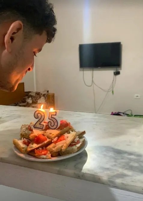 mohamed dmucha świeczki urodzinowe