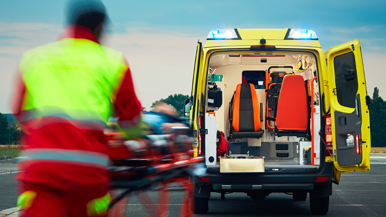 akcja ratunkowa pogotowia - ambulans