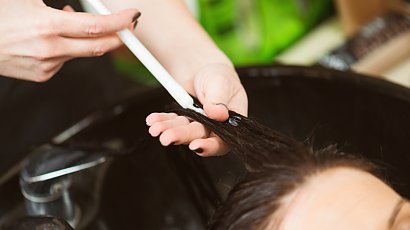 Botoks na włosy: cena, działanie, efekty. Botox na włosy w domu czy u fryzjera?