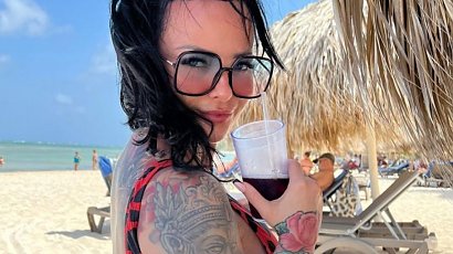 Kamila "Kamiszka" Wybrańczyk wraca z bajecznych wakacji z... dodatkowymi kilogramami, którymi chwali się na Instagramie!