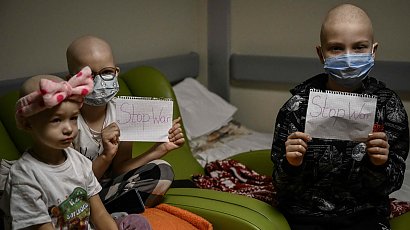 Zdjęcia dzieci w schronie szpitala w Kijowie łamią serce. Walczą z rakiem i wojną...