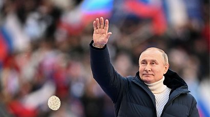 Putin pokazał się na stadionie w kurtce za 1,5 miliona rubli! Memy od razu podbiły Internet!