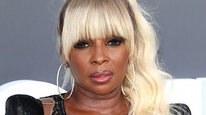 51-letnia Mary J. Blige pozuje w kuszącej stylizacji z cekinami! „Z roku na rok coraz młodsza… jak to możliwe!” – ktoś pisze