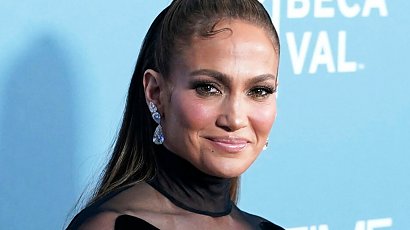 Jennifer Lopez bez majtek i stanika na ściance. Jeden nieroztropny ruch i zaliczyłaby wpadkę!