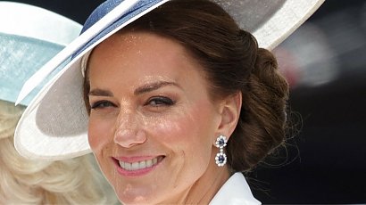 Księżna Kate i jej letni styl: sukienki maxi, za kolano, marynarki, kapelusze i... szorty! ZOBACZ!