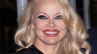 Pamela Anderson jak facet! Bez mocnego makijażu i w za dużym garniturze nadal jest hot?