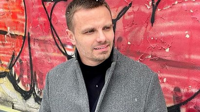 Marcin Hakiel na zmysłowym zdjęciu z ukochaną: "Widać wszystko, co trzeba" - ktoś pisze