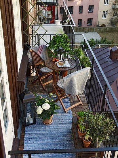 Pomysły na piękny balkon - wpuść wiosnę do domu