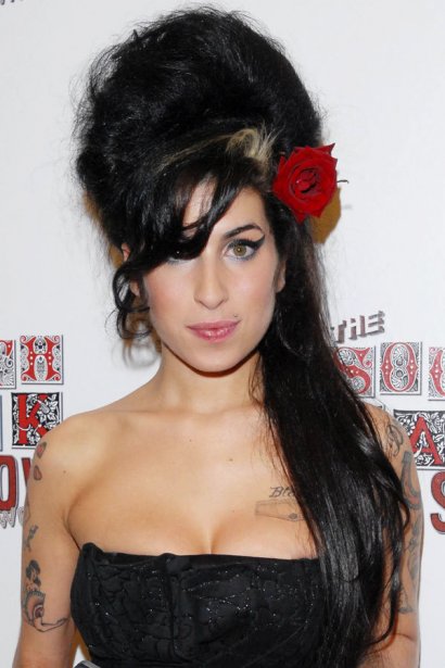 Amy Winehouse nie byłaby znana bez swojego ikonicznego ulu. 