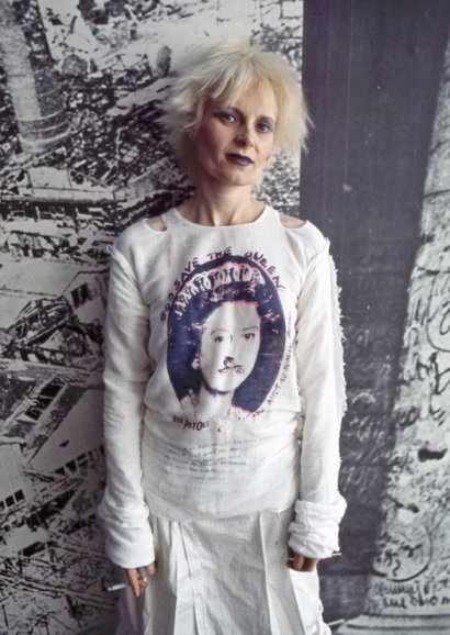 Vivienne Westwood narodziła PUNK. Szokujący, kontrowersyjny i bluźnierczy styl zrewolucjonizował konserwatywną modę w UK.  
