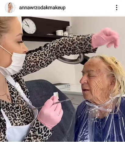 Makijażystka nie tylko zrobiła 80-letniej babci makijaż...
