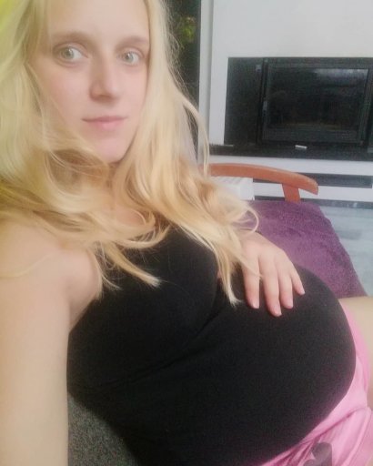 Teraz ogłosiła,  że jest w zaawansowanej ciąży!