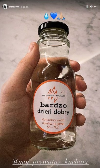 22 marca około godziny 15:00 Baron dodał zdjęcie napoju na tle charakterystycznego blatu, a w tym samym czasie...