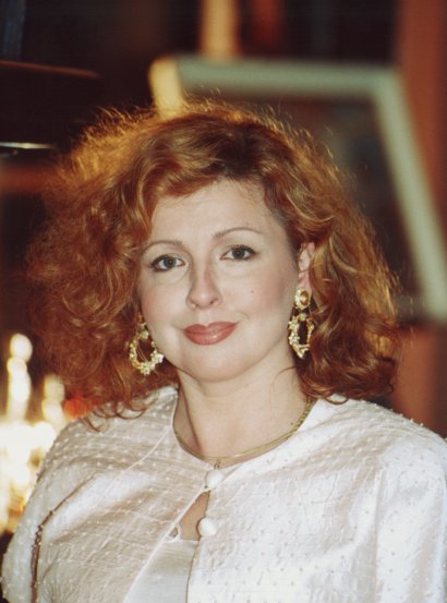 Magda Gessler w rudych naturalnych włosach, 1999 rok