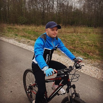 Jego kolejną pasją jest jazda na rowerze i...