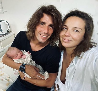 pozują z malutkim synkiem! Tak, Agnieszka i Robert mają maleńkiego chłopczyka! Jak ma na imię?
