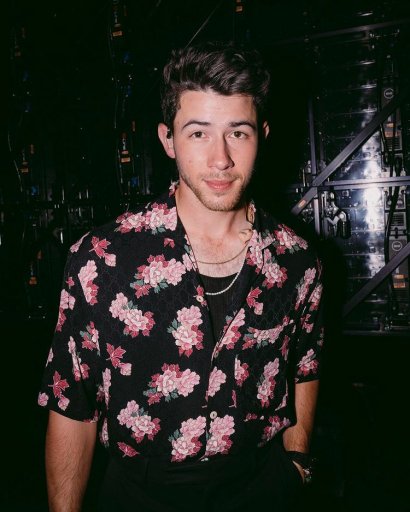 Nick Jonas świętował urodziny na trasie koncertowej.