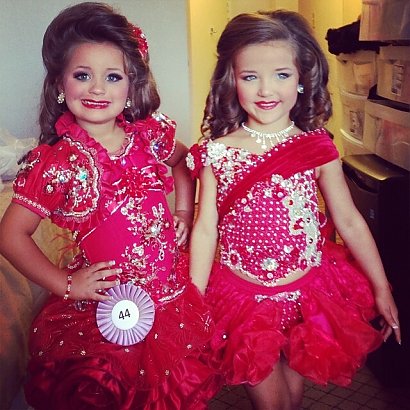 Te bliźniaczki zasłynęły jako małe miss! Dziś są już nastolatkami! Jak wyglądają Alycesaundra i Giavanna Lyerly?
