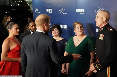 Niektórzy pisali, że Meghan mogła bardziej się zakryć.