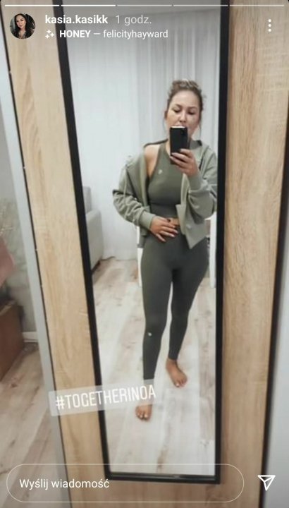 Na swoim profilu na Instagramie w czwartek reklamowała ubrania sportowe - legginsy i top.