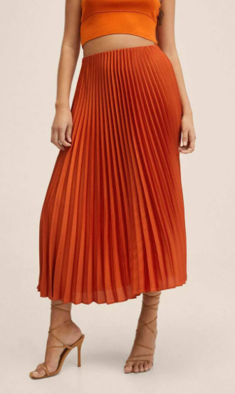 Spódnica trapezowa z plisami w mega trendy kolorze.