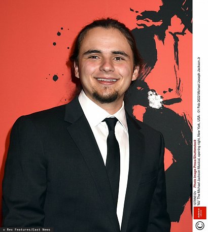 Prince robi swoje, wiedzie spokojne życie ze swoją długoletnią dziewczyną, którą pochwalił się światu! Właśnie świętują piątą rocznicę związku