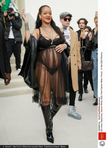 To nie pierwszy raz, gdy Rihanna zadziwia ciążową stylizacją.