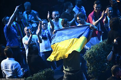 Lider grupy, Ołeh Psiuk, w rozmowie z Jarkiem Szubrychtem dla Gazety Wyborczej, przyznał, że tekst stworzył w hołdzie swojej mamie, ale widzi, że wiele osób odbiera go w sposób bardzo osobisty.