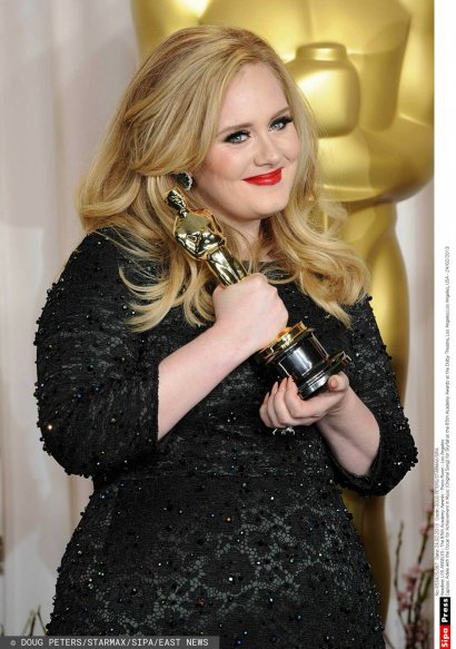 Najlepsze stylizacje Adele! Ze skromnej dziewczyny w... Jak zmieniła się jedna z najbardziej popularnych wokalistek na świecie?!