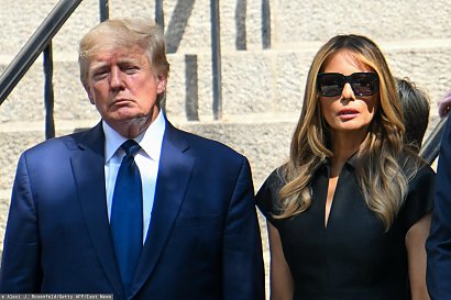 W smutnej uroczystości pogrzebowej uczestniczył Donald Trump wraz z żoną Melanią