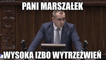 Poseł PiS spał pijany na przystanku. Miał 2 promile! Trafił na izbę wytrzeźwień! Są MEMY!