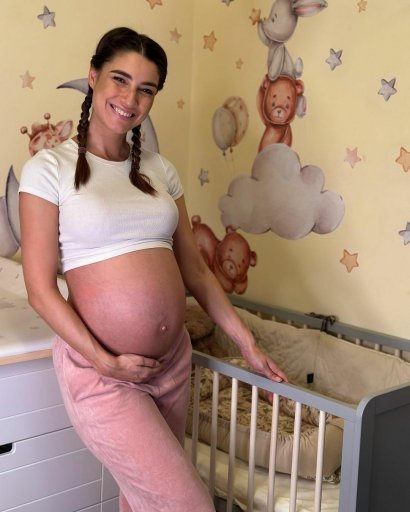 Lenka relacjonowała swoją ciążę na Instagramie.