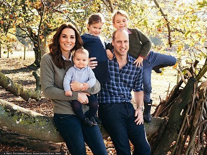 Księżna Kate zapozowała wraz z dziećmi z okazji święta Dnia Matki w Wielkiej Brytanii. WOW, jak one urosły!