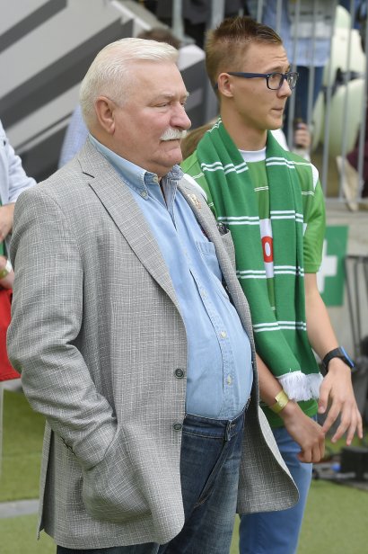 Były prezydent RP Lech Wałęsa nie próżnuje na emeryturze.