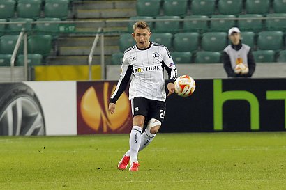 Jakub Rzeźniczak to znany piłkarz związany przede wszystkim z Legią Warszawą.