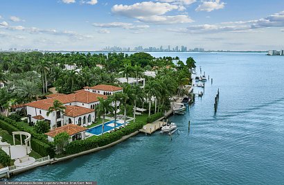 Dom zlokalizowany jest na prywatnej plaży w Miami.