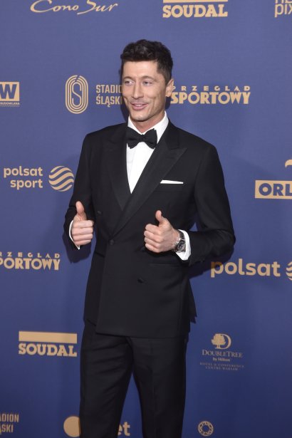 Robert Lewandowski to przede wszystkim świetny piłkarz, który z powodzeniem grał i nadal gra w największych klubach na świecie.