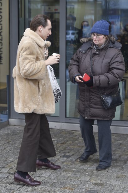 ... choć w przeszłości pojawiał się czasem w swoich naturalnych włosach...