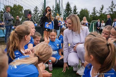 ... podczas otwarcia IV Podkarpackiego Festiwalu Piłki Nożnej Kobiecej w Tarnobrzegu.