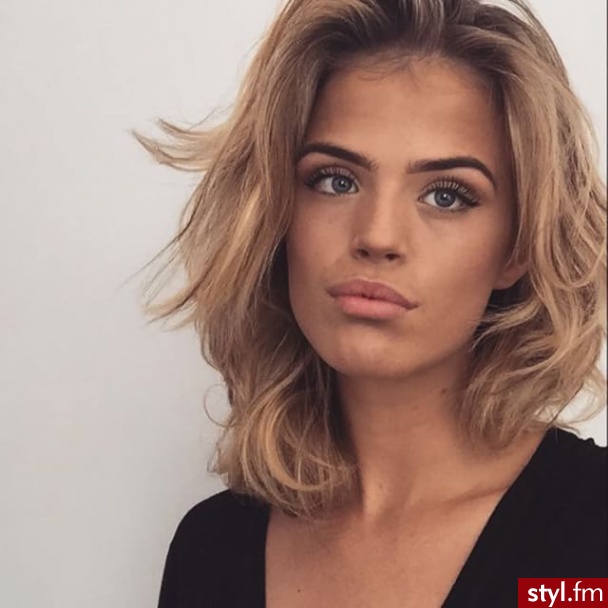 Średnie Fryzury