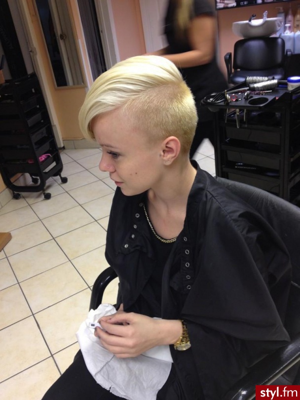 Blond Rozpuszczone Proste Na co dzień Krótkie Fryzury