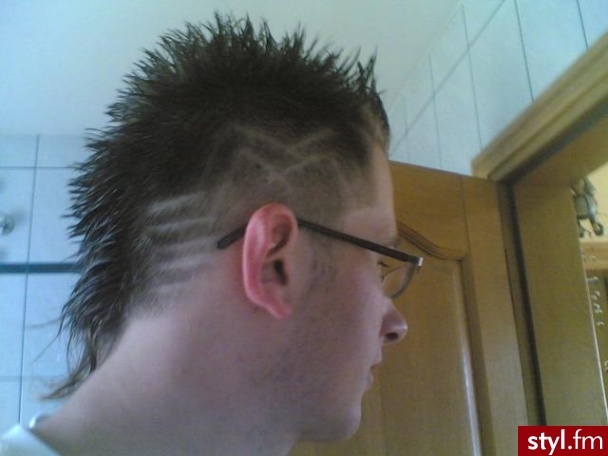 :) pozdro komentarzyki są mile widziane - Punk Rock Alternatywne Średnie Fryzury