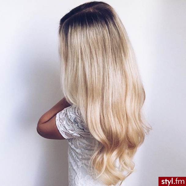 Blond Rozpuszczone Kręcone Na co dzień Długie Fryzury