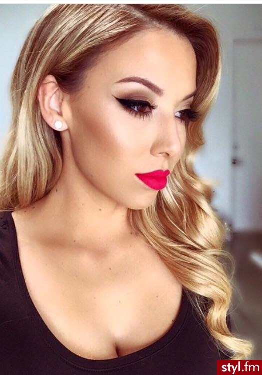 Blond Rozpuszczone Kręcone Na co dzień Długie Fryzury