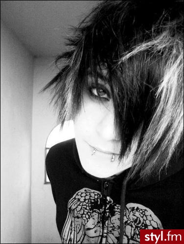 EMO Alternatywne Średnie Fryzury